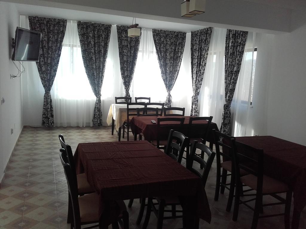 Pensiunea Drumul Voievozilor อาเรฟู ภายนอก รูปภาพ